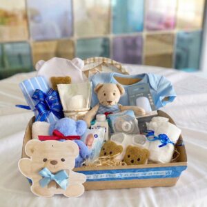 Pojke blå korg baby presentkorg